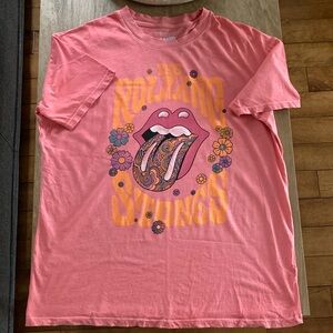 Pink & Orange AE Oversized Graphic T-Shirt with Floral Design. Size: M.